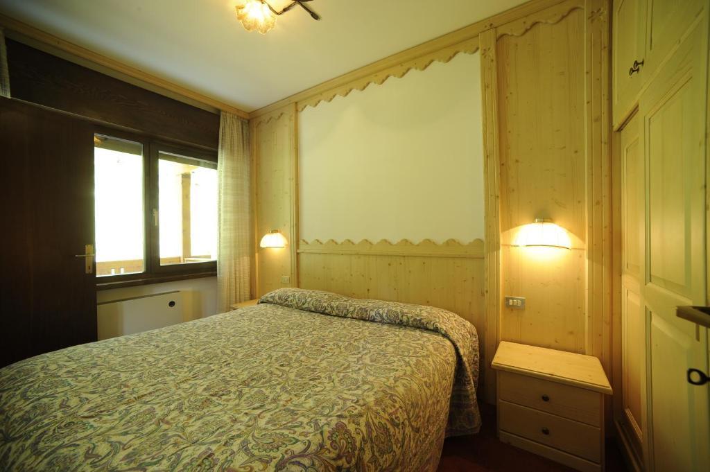 Residence Edelweiss Сан-Мартіно-ді-Кастроцца Екстер'єр фото