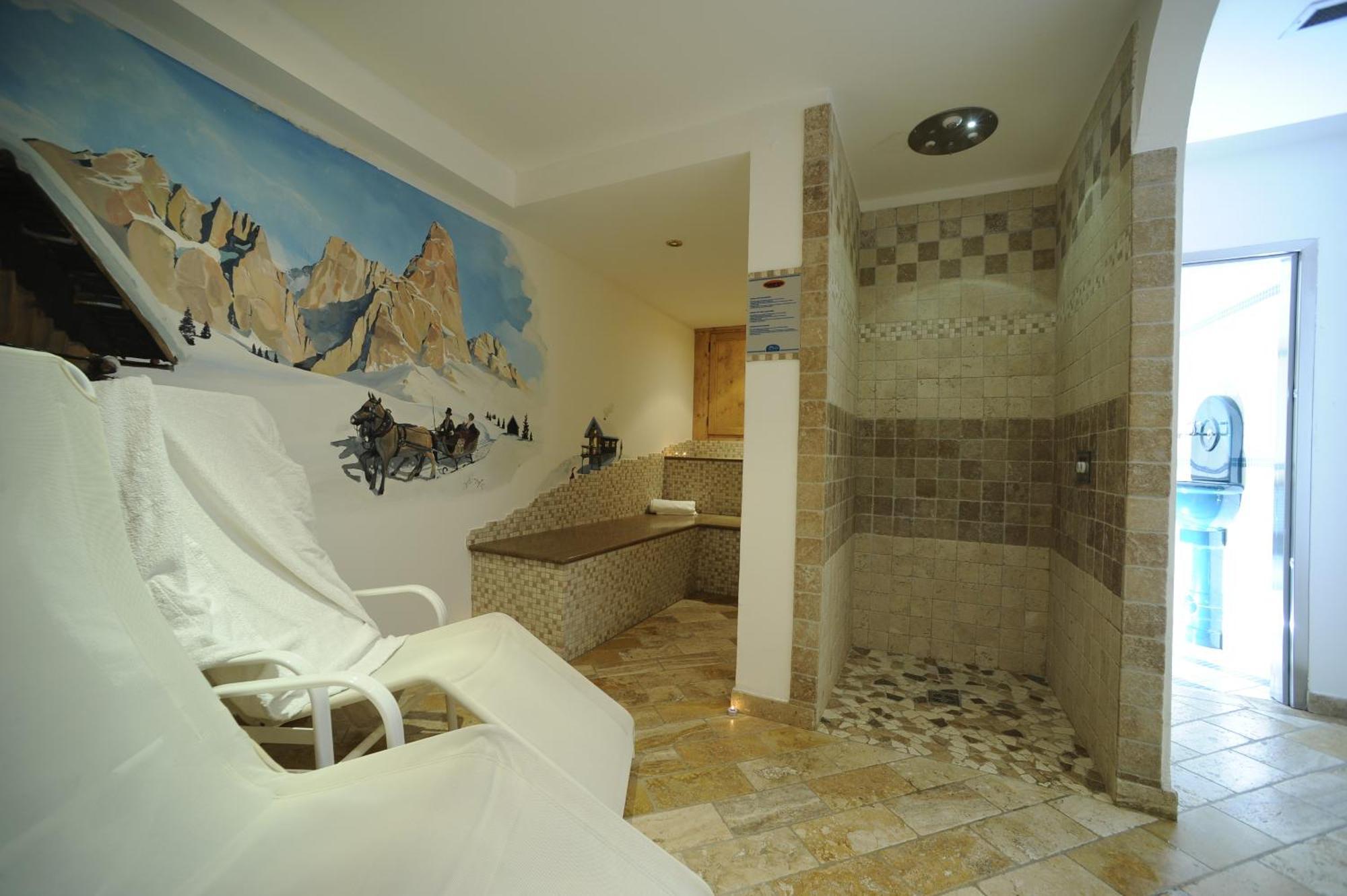 Residence Edelweiss Сан-Мартіно-ді-Кастроцца Екстер'єр фото