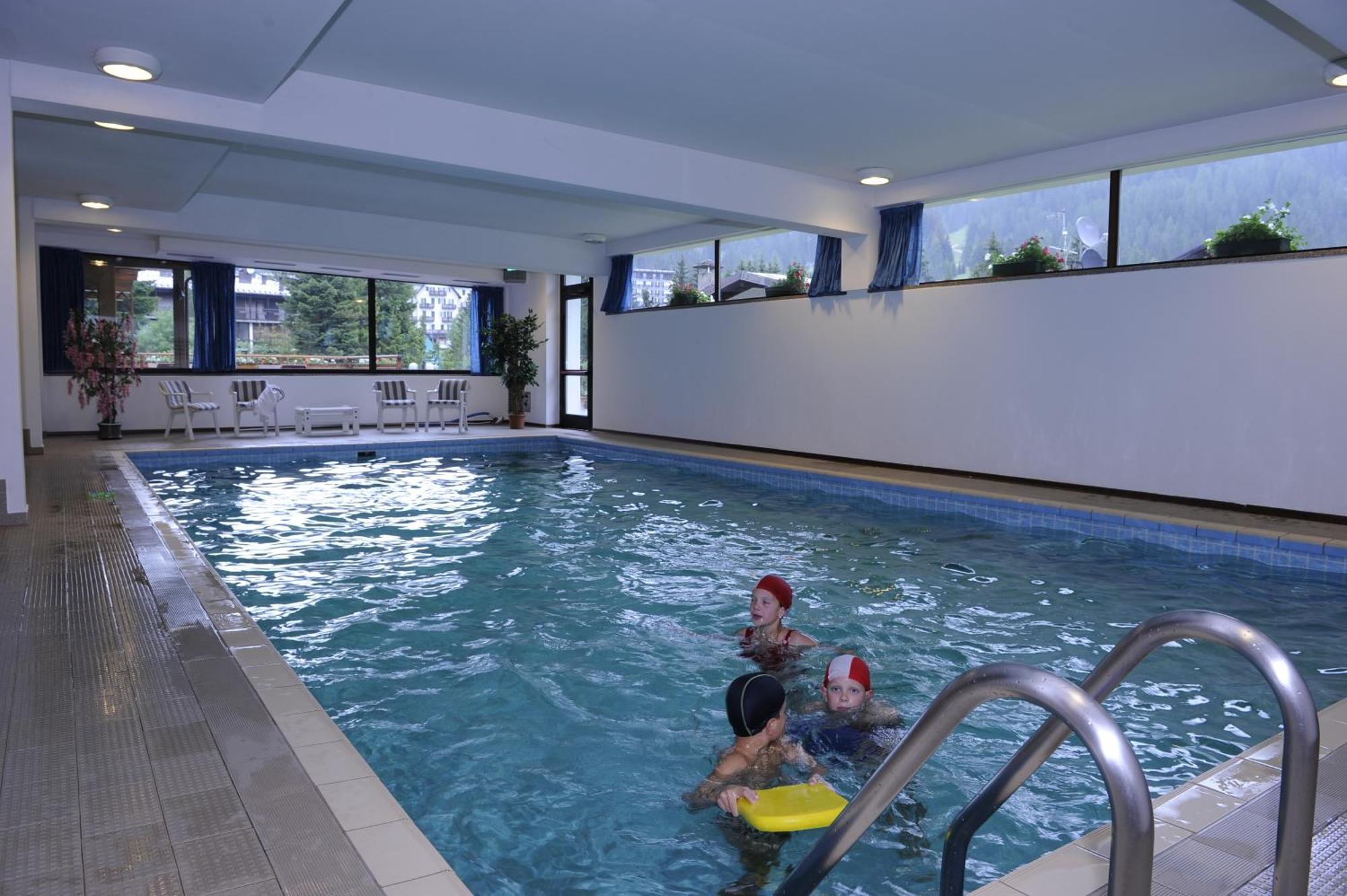 Residence Edelweiss Сан-Мартіно-ді-Кастроцца Екстер'єр фото