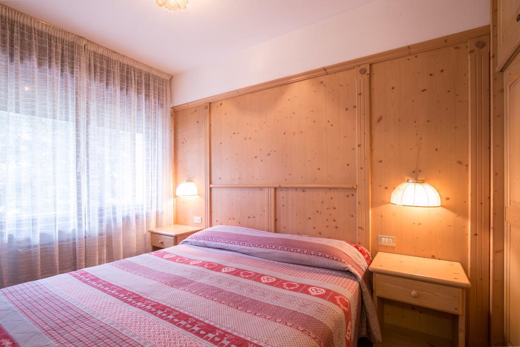 Residence Edelweiss Сан-Мартіно-ді-Кастроцца Екстер'єр фото