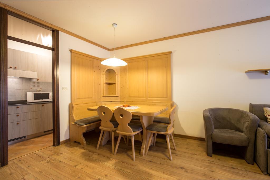 Residence Edelweiss Сан-Мартіно-ді-Кастроцца Екстер'єр фото