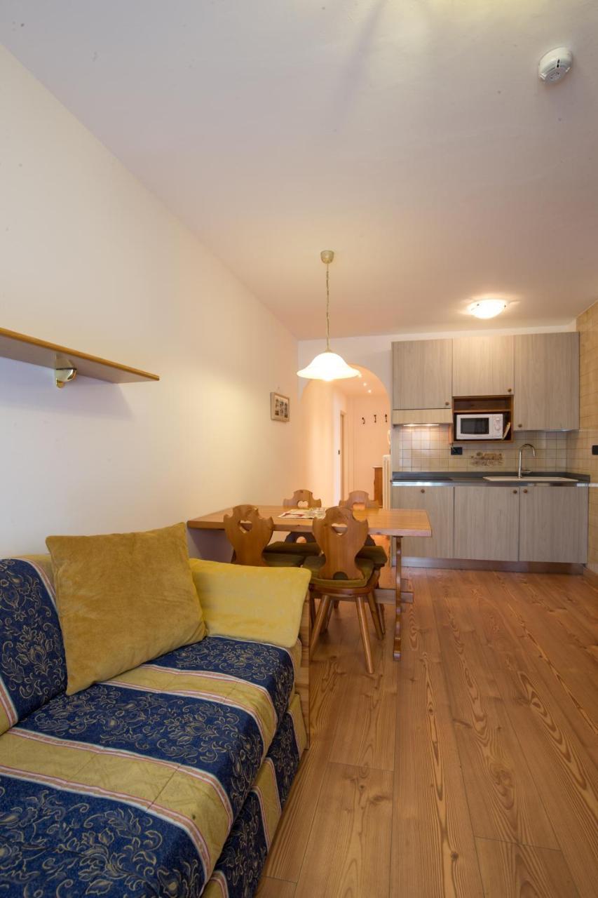 Residence Edelweiss Сан-Мартіно-ді-Кастроцца Екстер'єр фото